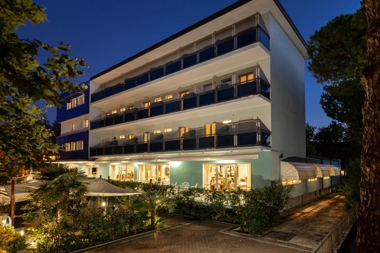 Hotel Stacchini เชเซนาติโก ภายนอก รูปภาพ